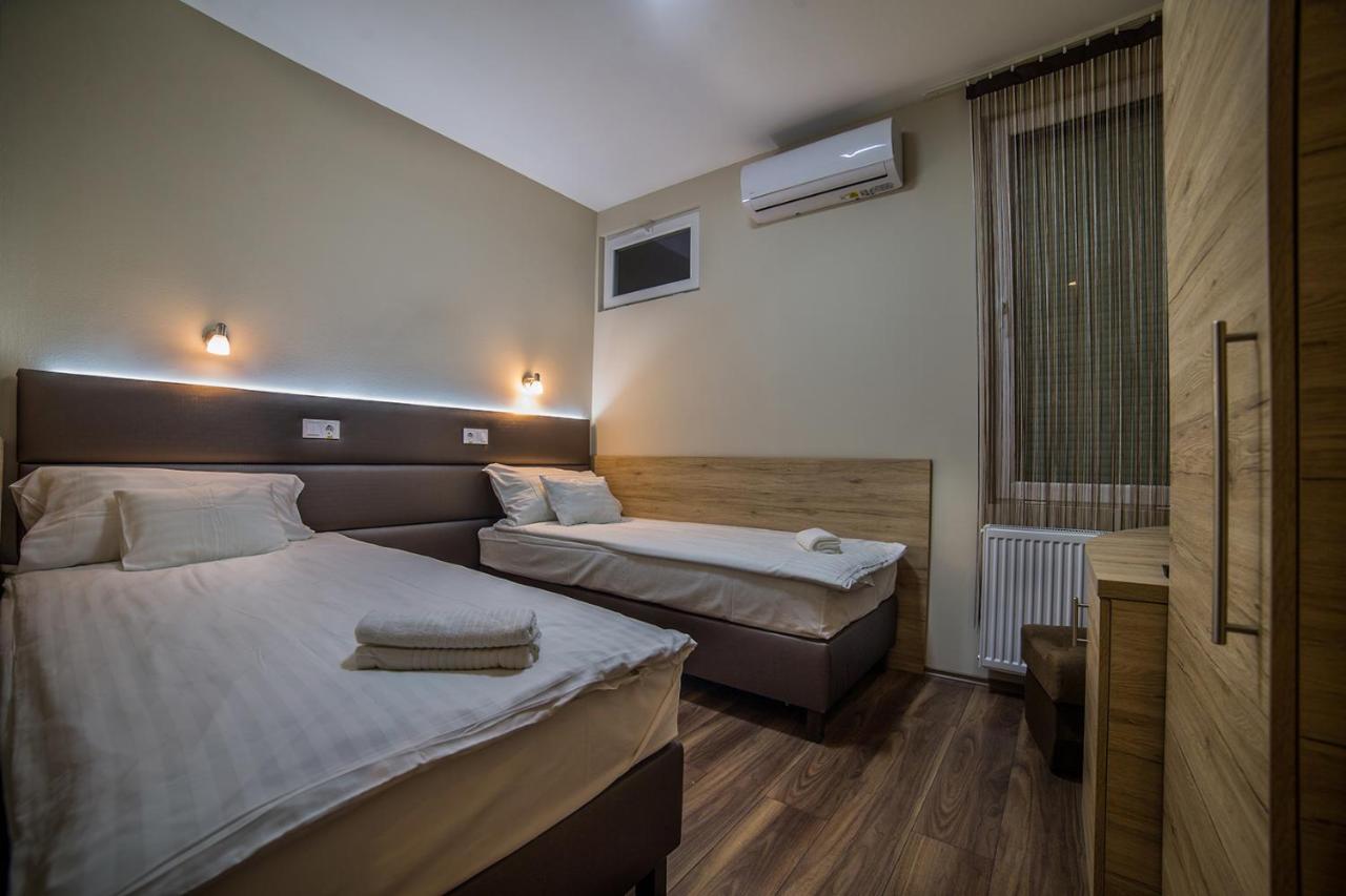 Sztar Motel Etterem Balassagyarmat Екстер'єр фото