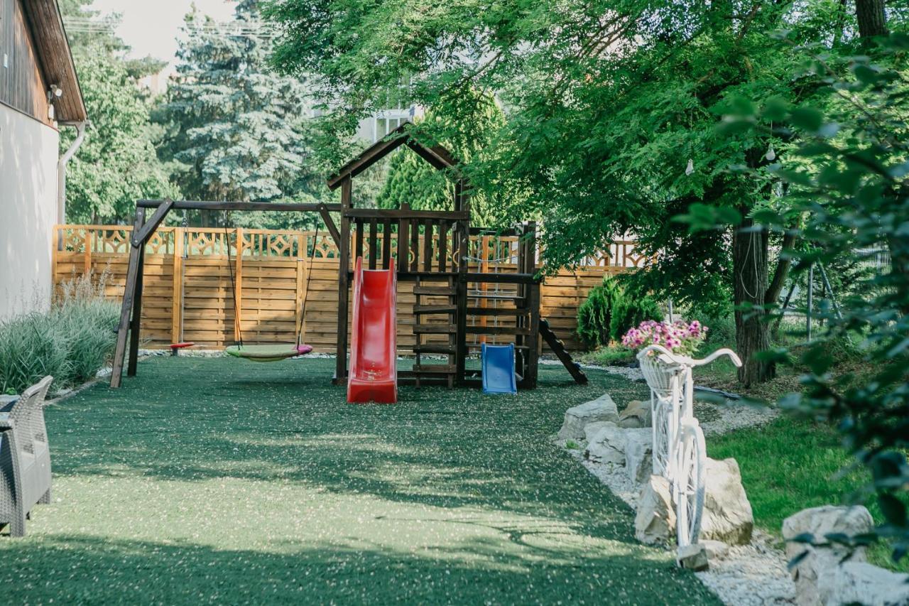 Sztar Motel Etterem Balassagyarmat Екстер'єр фото